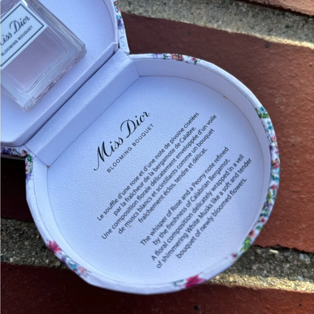 Miss Dior Floral Compact - Picture 5 of 5